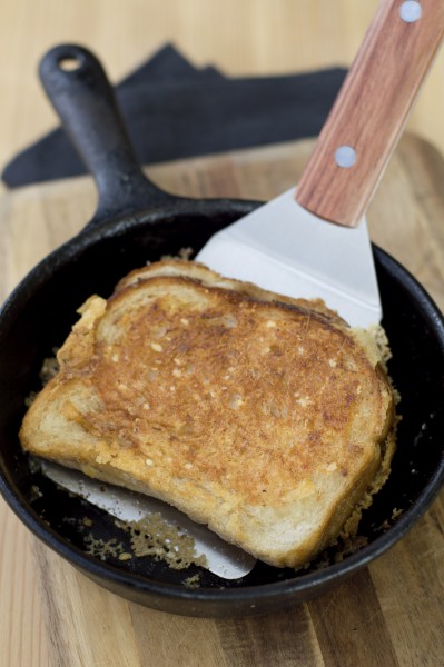 CC1091 Grilled Cheese Spatula - Styled