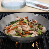 CC3126 Round Wok w/ Removable Handle - Styled