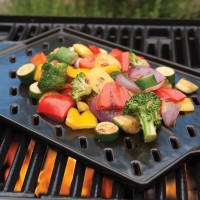 CC3800 Flame Friendly® Grilling Grid - Styled