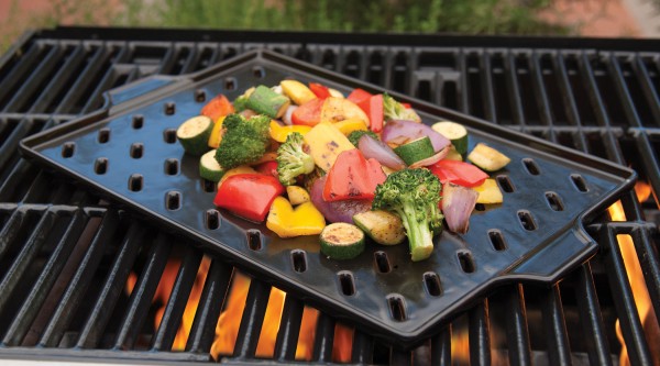 CC3800 Flame Friendly® Grilling Grid - Styled