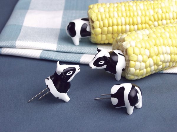 CC5007 Cow Corn Holders - Styled